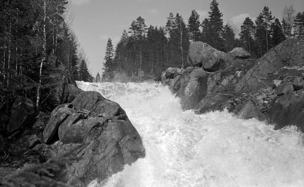 Fra Fossen Tårnet I Tannåa I Nord Odal I Hedmark Fotografiet Er Tatt Våren 1954 Fossen 